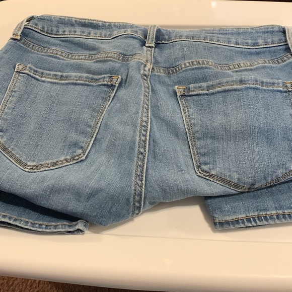 Old Navy Women’s Jeans - Picture 3 of 4